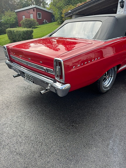 Ford Fairlane 5 of 23