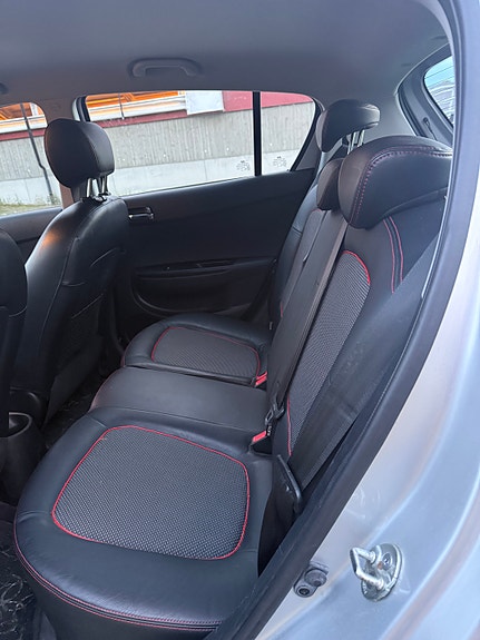 Hyundai i20 7 of 10