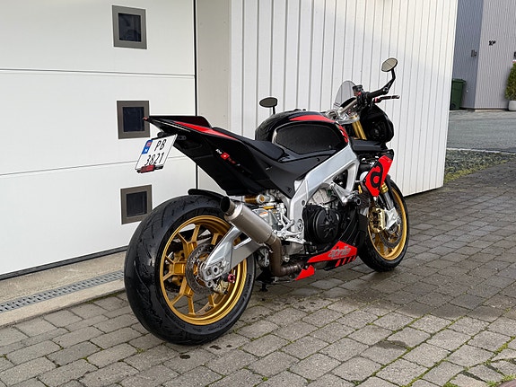 Aprilia Tuono V4R A.P RIDE CONTROLL/ARROW/OZ FELGER/BREMBO 9 of 9