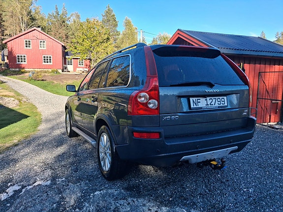 Volvo XC90 5 of 20