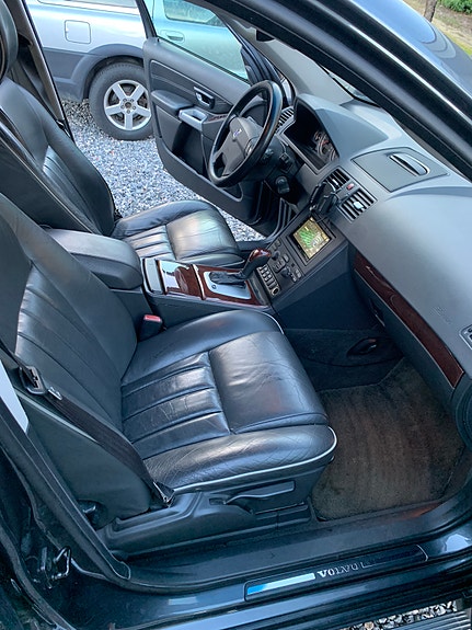 Volvo XC90 11 of 20