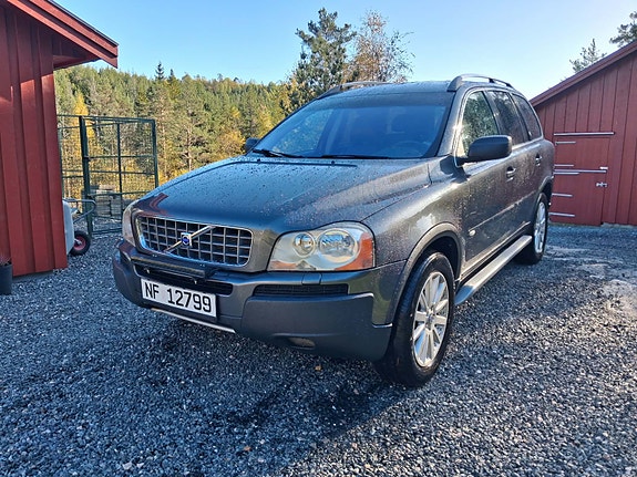 Volvo XC90 2 of 20