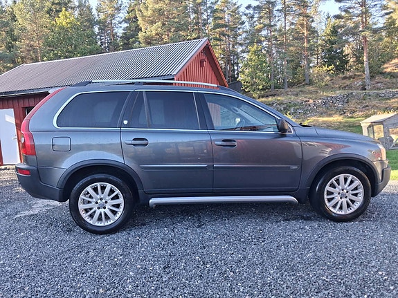 Volvo XC90 3 of 20