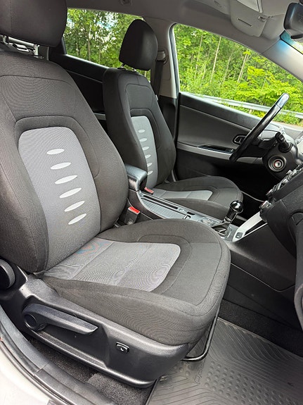 Kia Ceed 12 of 30