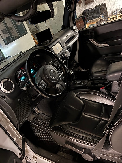Jeep Wrangler 18 of 30