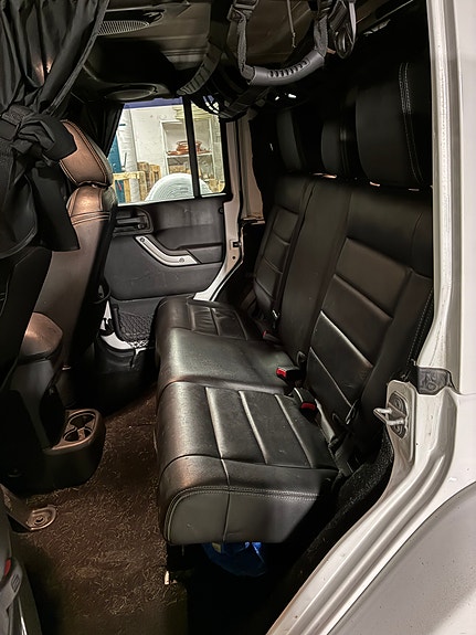 Jeep Wrangler 19 of 30