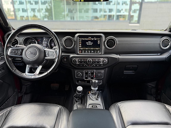 Jeep Wrangler 14 of 30