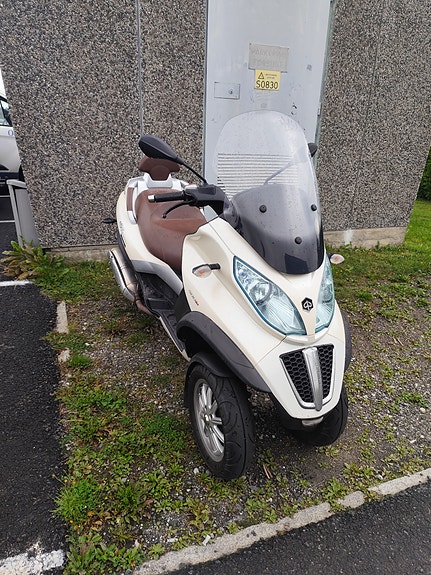 Piaggio MP3 500 LT 2 of 13