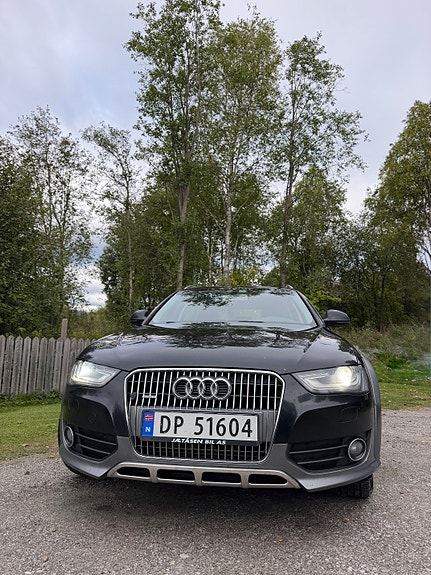 Audi A4 allroad 2 of 8