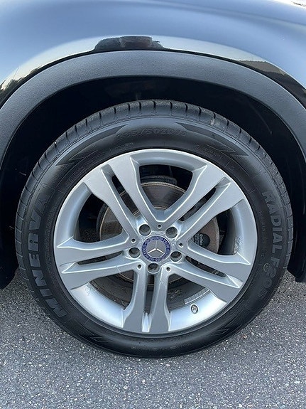 Mercedes-Benz GLA180 30 of 30