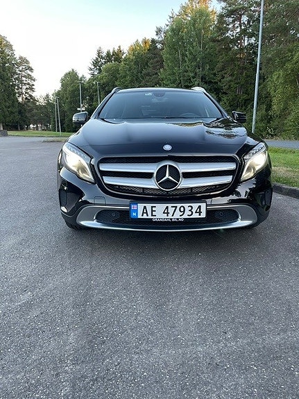 Mercedes-Benz GLA180 19 of 30
