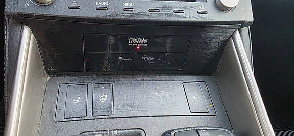 Lexus IS300h 16 of 30