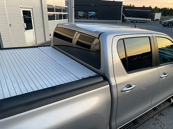 Toyota HiLux 15 of 30