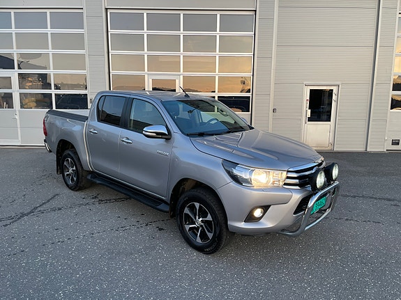 Toyota HiLux 4 of 30