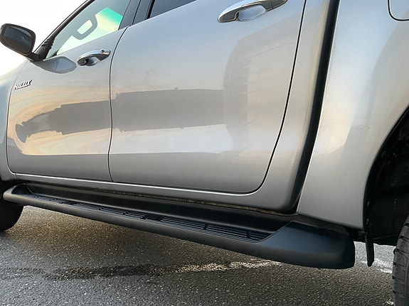 Toyota HiLux 30 of 30