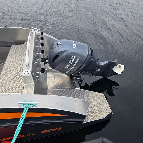 Kaasbøll 605 med Yamaha 100 hk, teinehaler følger med. 9 of 14