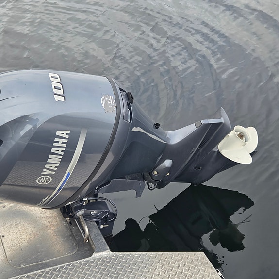 Kaasbøll 605 med Yamaha 100 hk, teinehaler følger med. 8 of 14