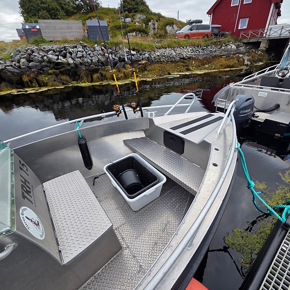 Kaasbøll 605 med Yamaha 100 hk, teinehaler følger med. 11 of 14
