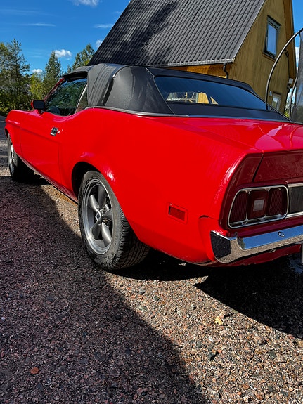 Ford Mustang 8 of 15