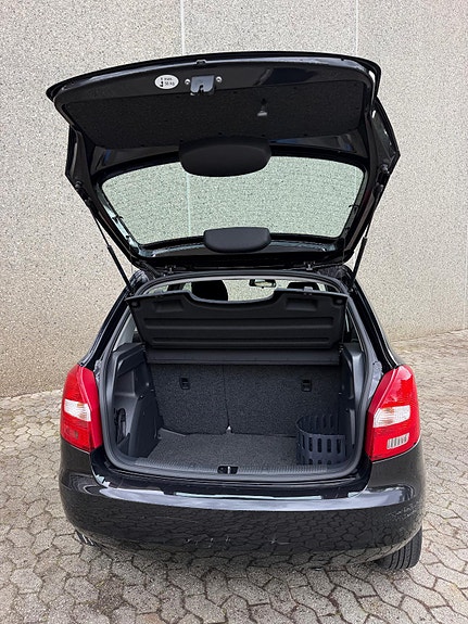Skoda Fabia 9 of 30