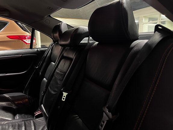Volvo S60 11 of 30