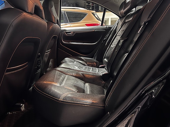 Volvo S60 10 of 30