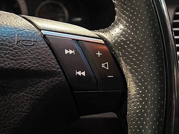 Volvo S60 17 of 30