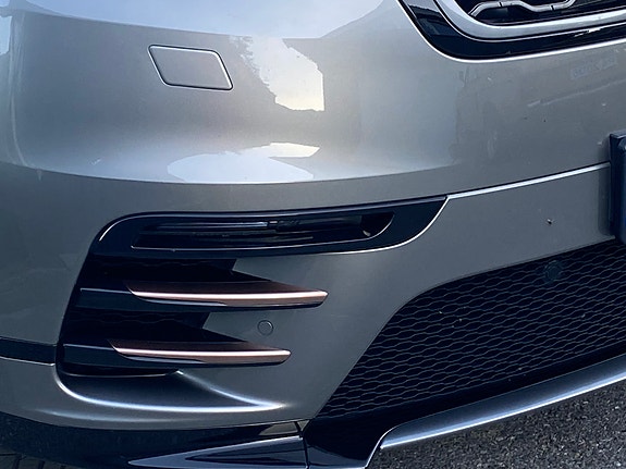 Land Rover Range Rover Velar 12 of 29