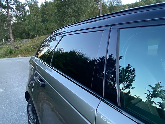 Land Rover Range Rover Velar 11 of 29