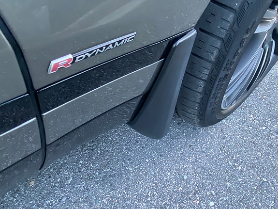 Land Rover Range Rover Velar 14 of 29