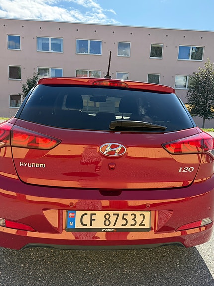 Hyundai i20 3 of 7