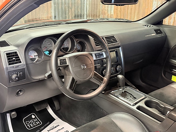 Dodge Challenger 17 of 30