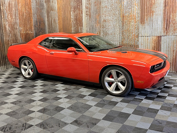 Dodge Challenger 2 of 30