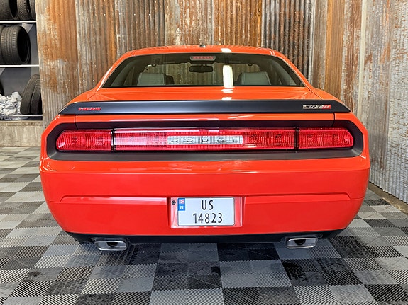 Dodge Challenger 14 of 30