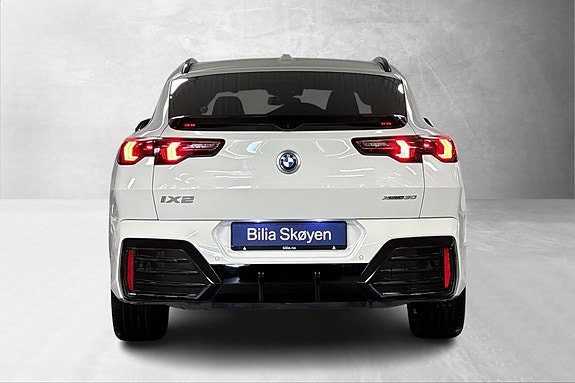 BMW iX2 3 of 13