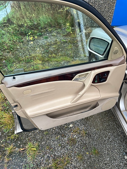 Mercedes-Benz E280 8 of 16