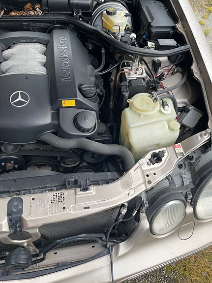 Mercedes-Benz E280 16 of 16