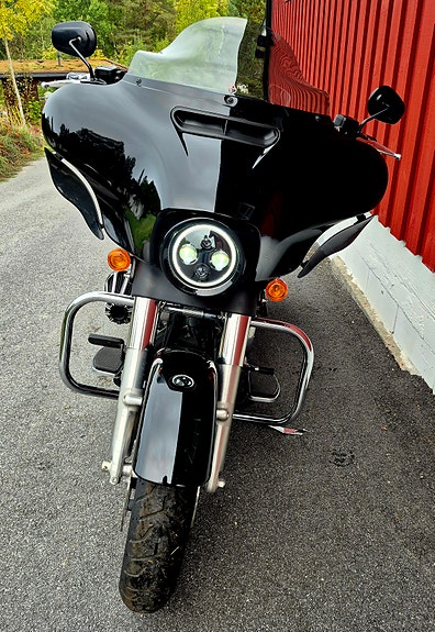 Harley-Davidson FLHT Electra Glide Standard 8 of 8