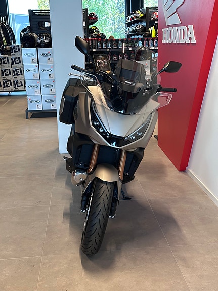Honda NT1100 ES DCT - Kampanje! 20 000 kr i utstyr inkl. 5 of 9