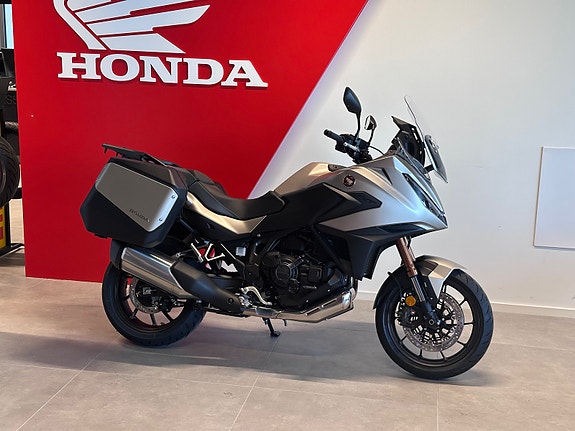 Honda NT1100 ES DCT - Kampanje! 20 000 kr i utstyr inkl. 2 of 9
