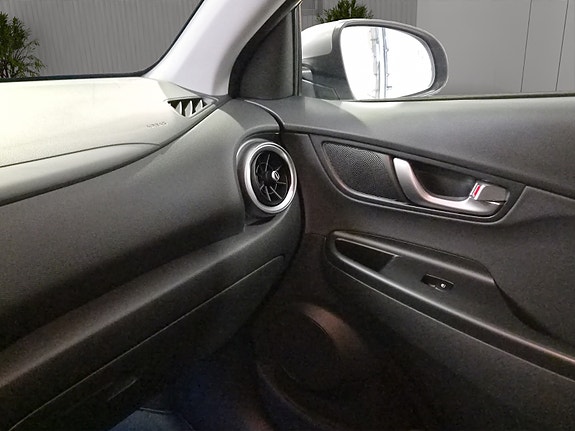 Hyundai Kona 19 of 25