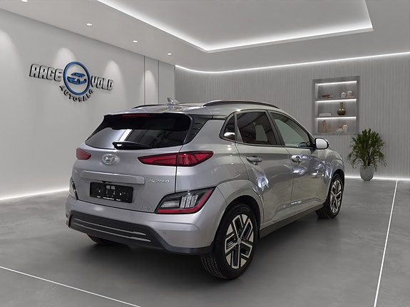 Hyundai Kona 11 of 25