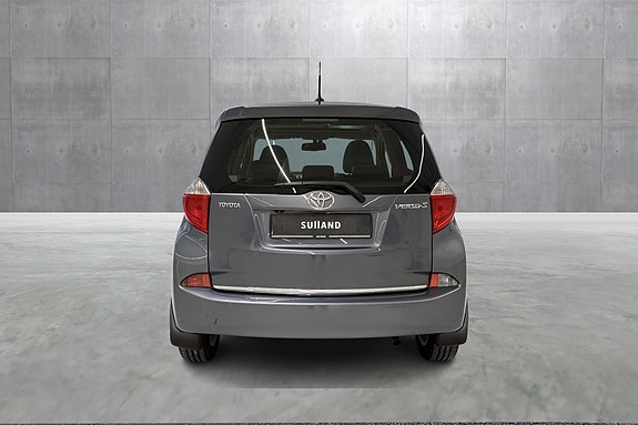 Toyota Verso-S 4 of 22