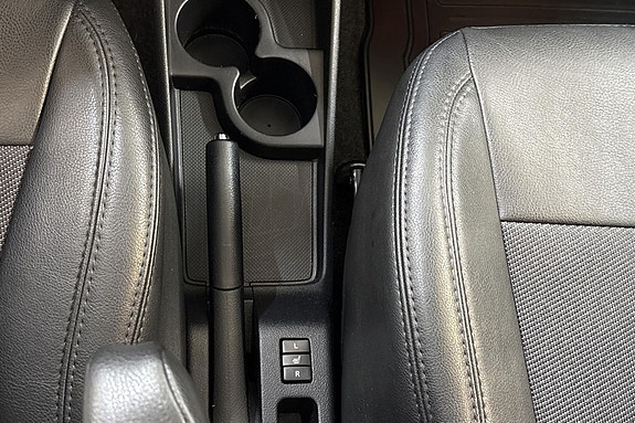 Toyota Verso-S 22 of 22