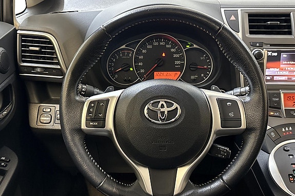 Toyota Verso-S 10 of 22