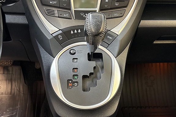 Toyota Verso-S 21 of 22