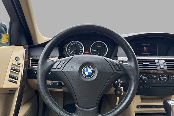 BMW 525i 12 of 22
