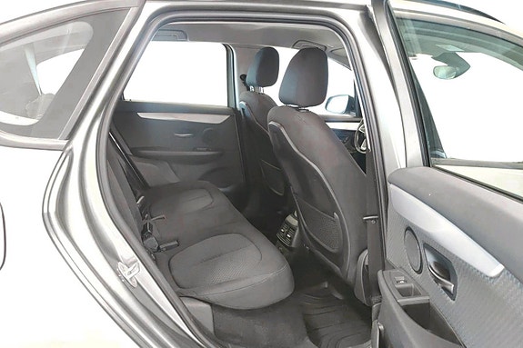 BMW 225xe 22 of 25