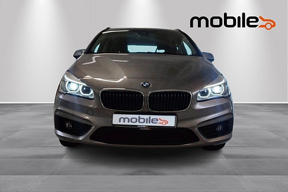 BMW 225xe 18 of 25
