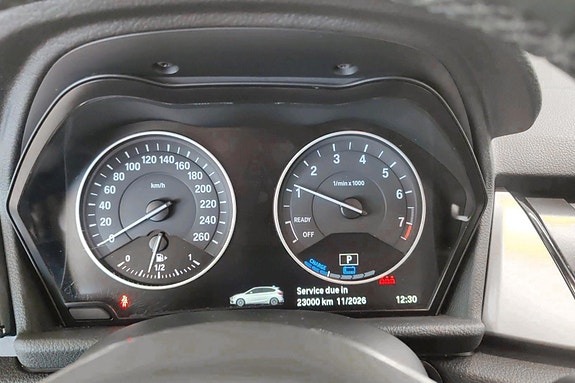 BMW 225xe 10 of 25